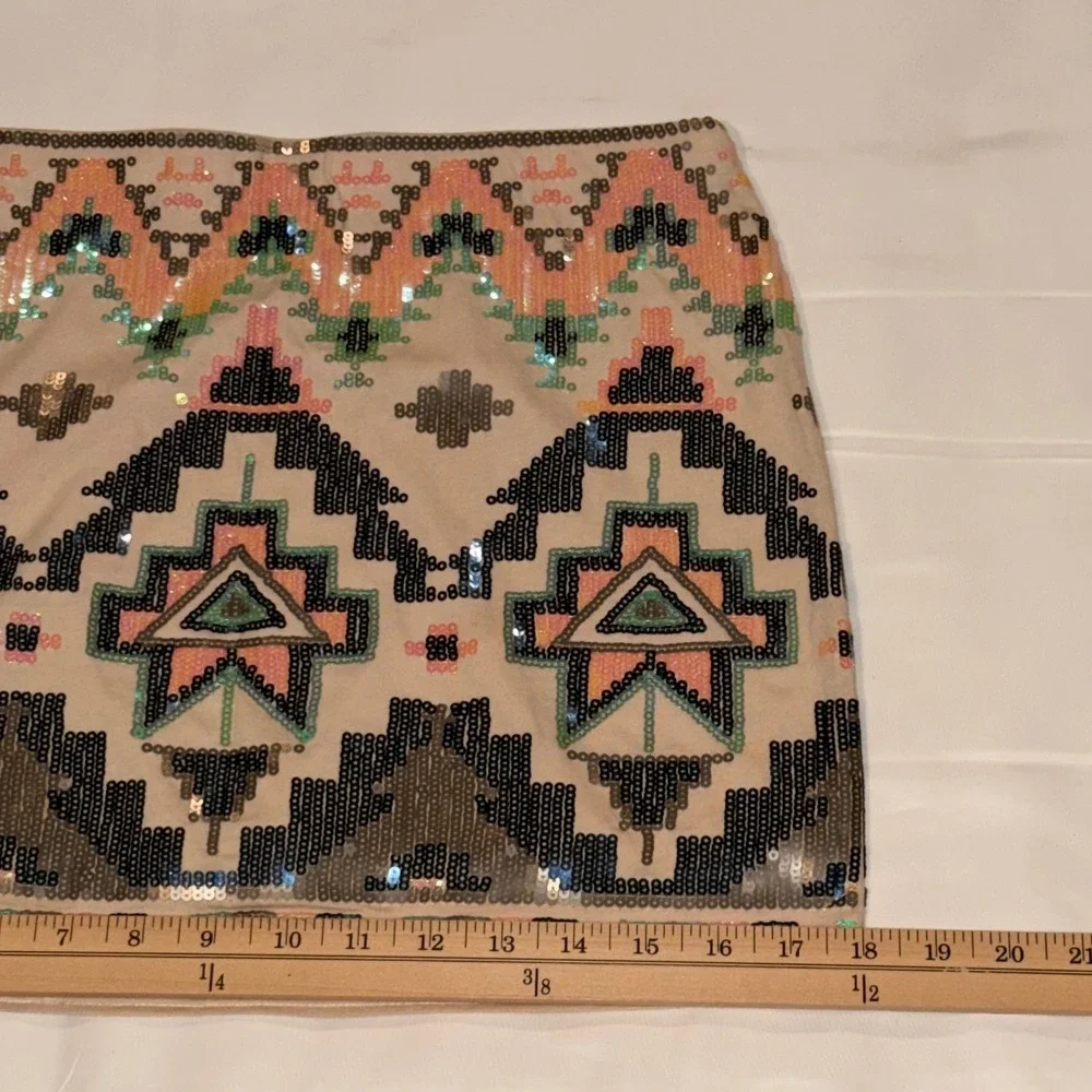Express Sequin Mini Skirt XS‎ Tan Geometric Boho Southwestern Festival Aztec